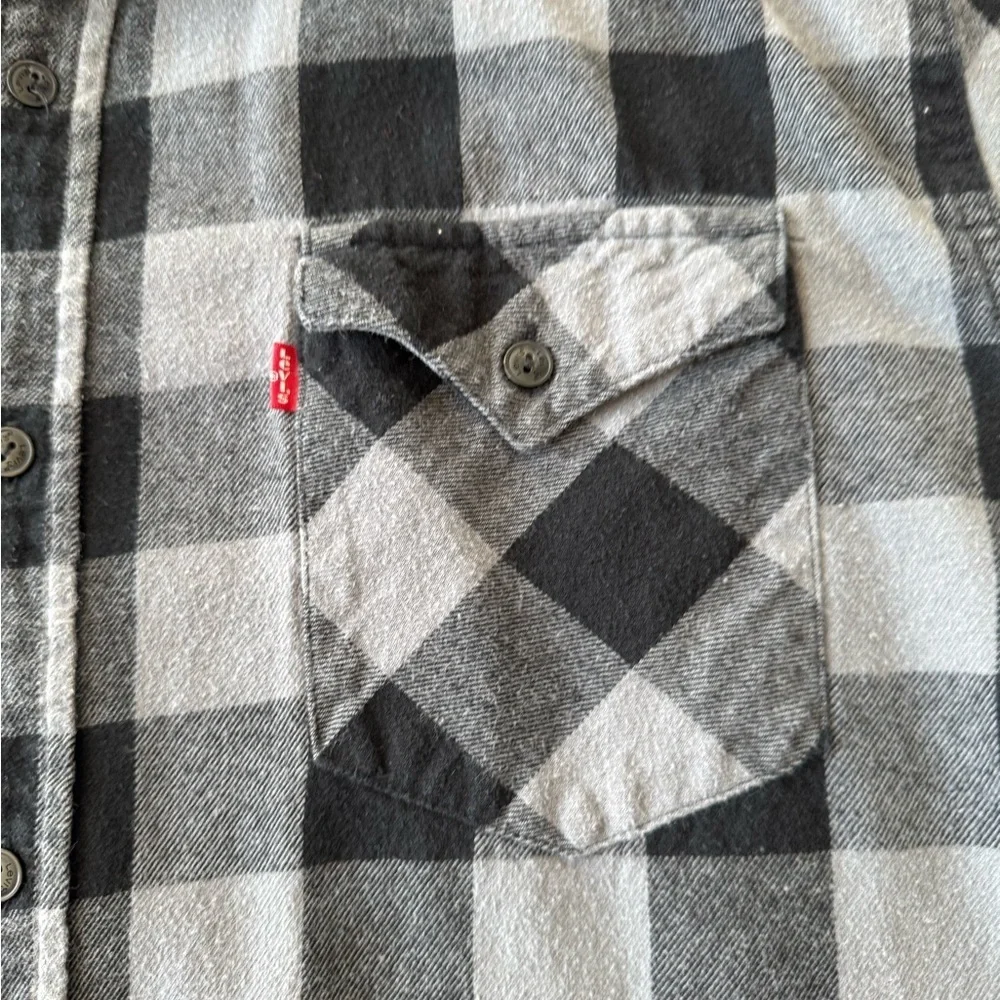 Levi's Men's Gray and Black Checkered Shirt